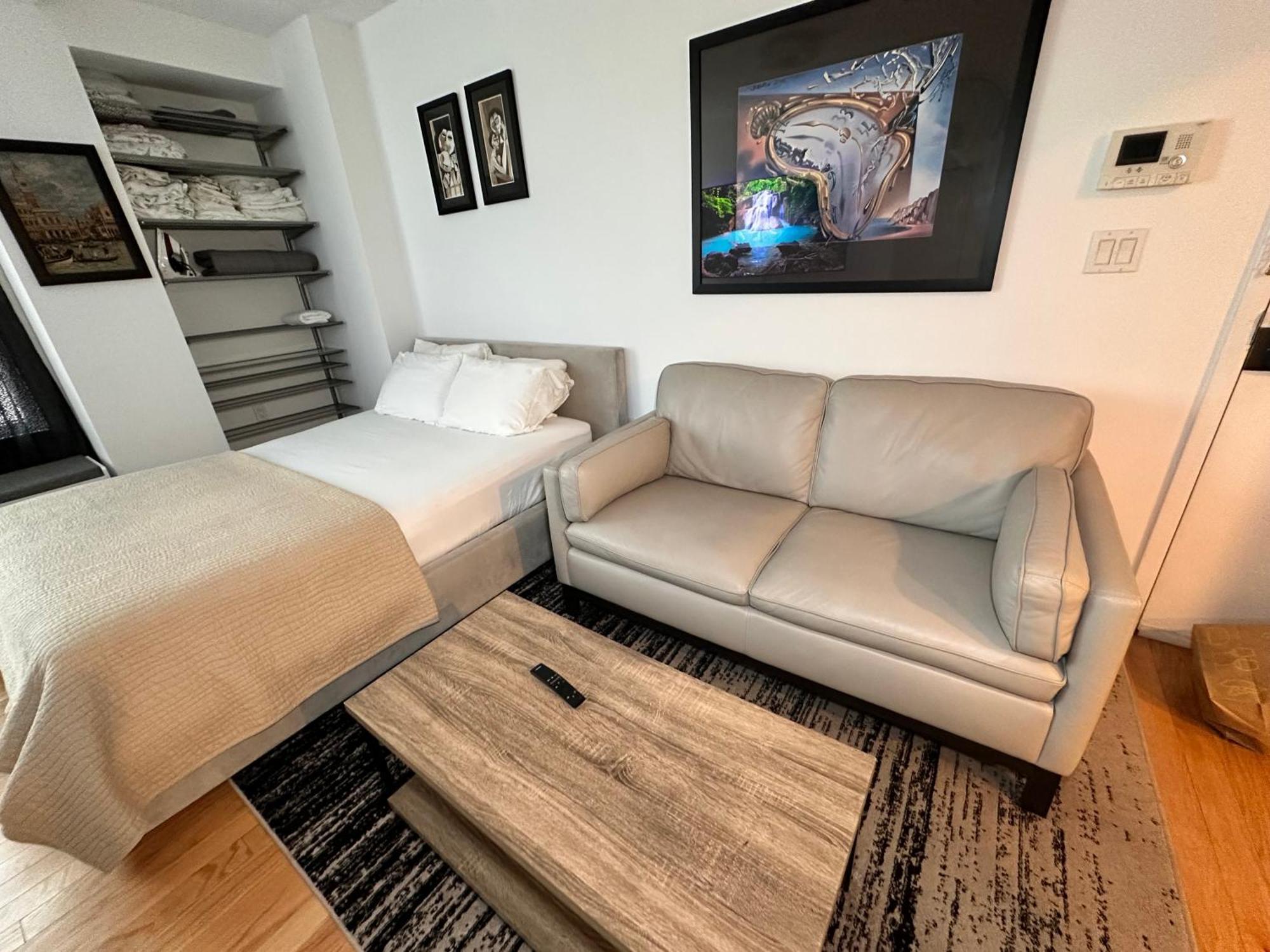 Modern Studio With Private Bathroom And Kitchen * Nova York
