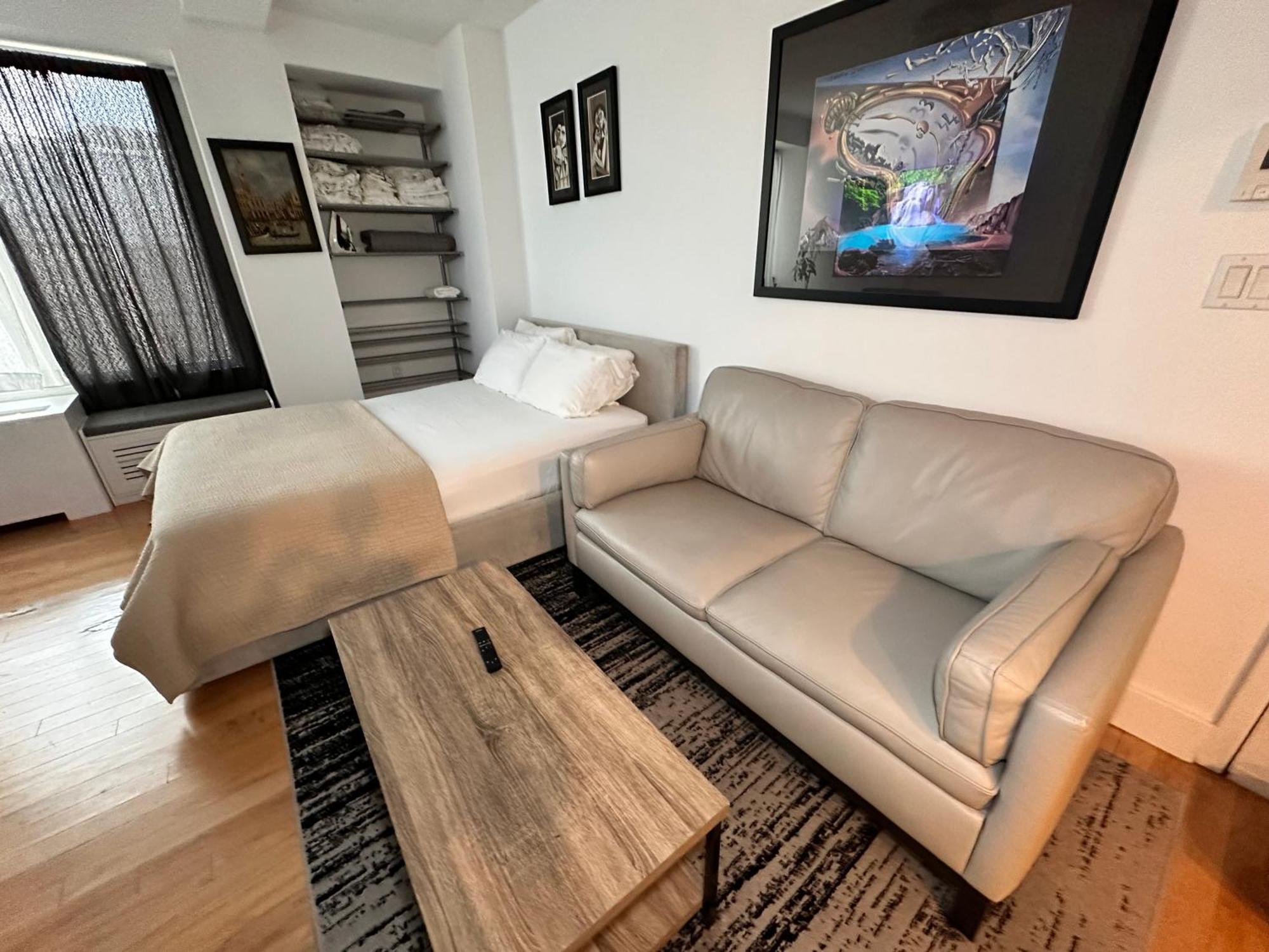 Apartamento Modern Studio With Private Bathroom And Kitchen