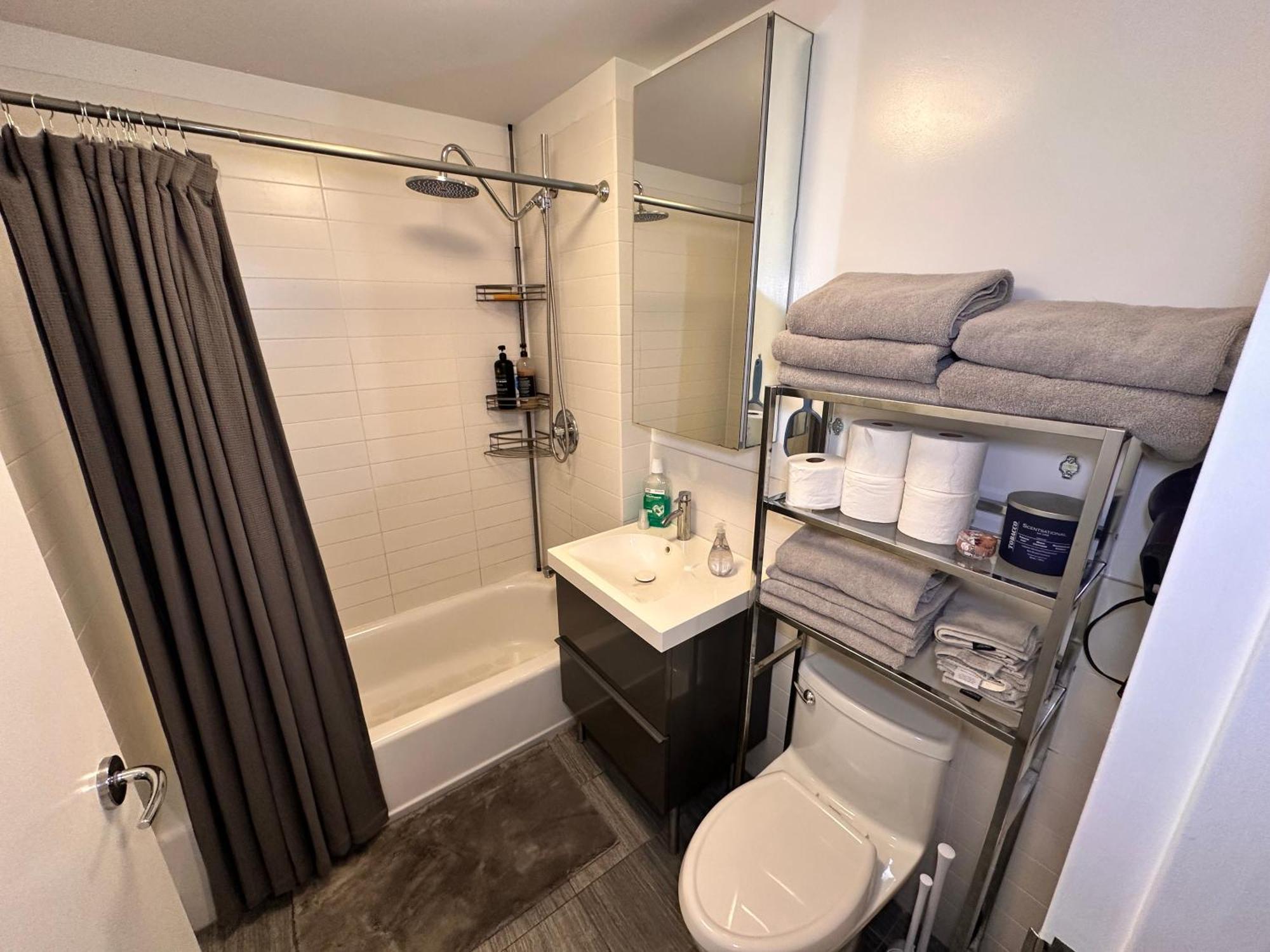 Apartamento Modern Studio With Private Bathroom And Kitchen Nova York