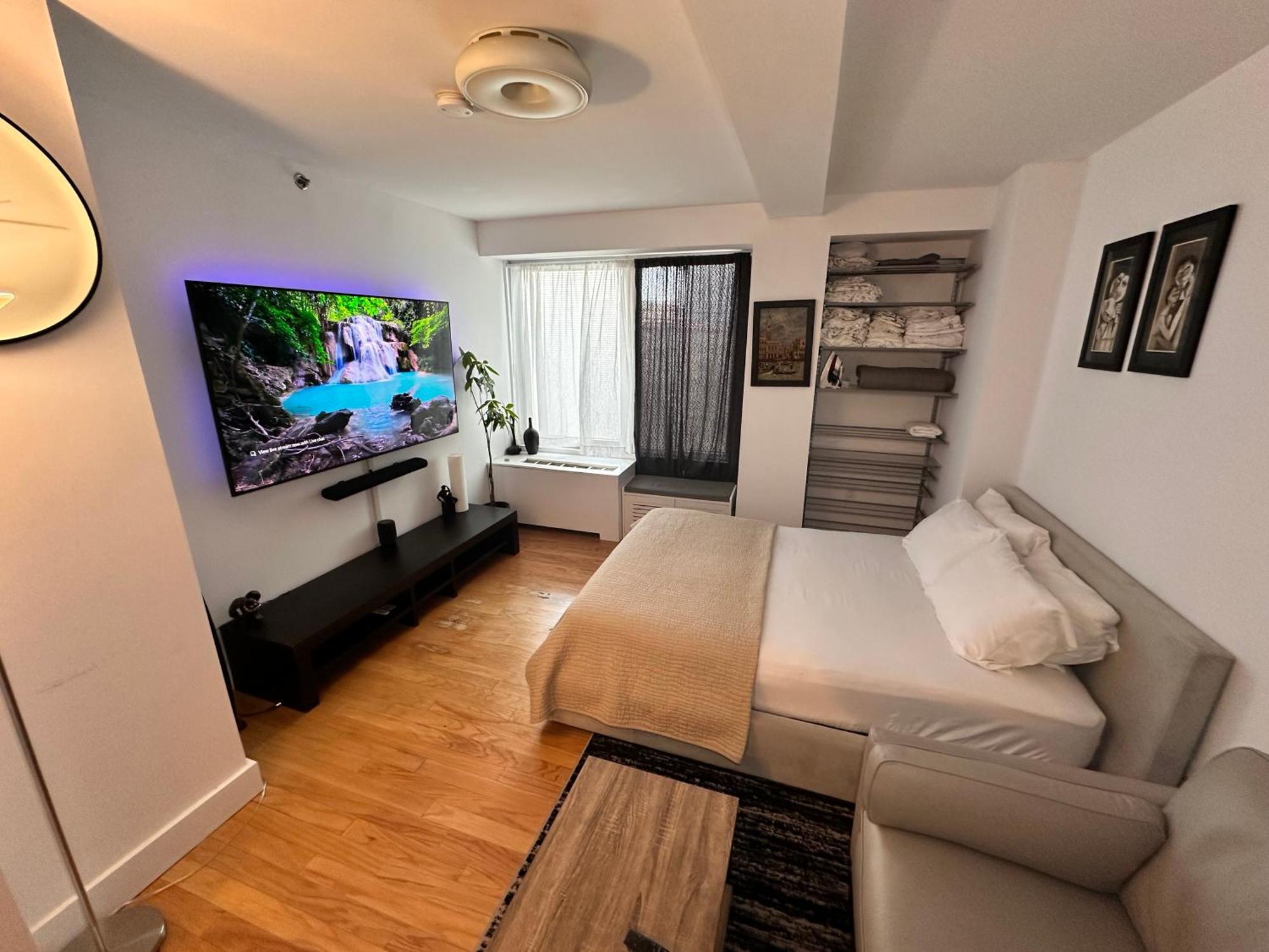 Apartamento Modern Studio With Private Bathroom And Kitchen *