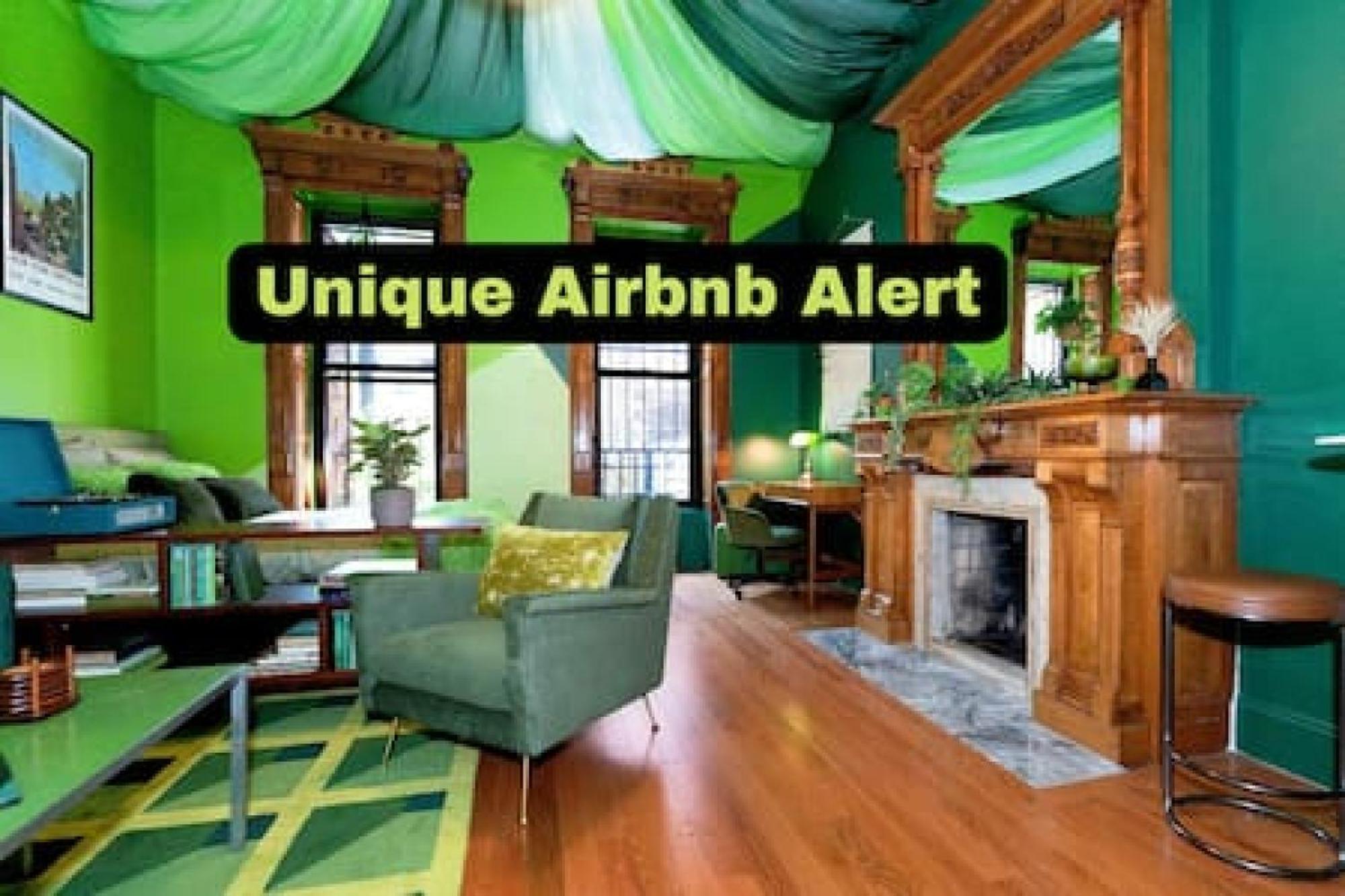 The Room: 70s Groove Themed Apartamento *