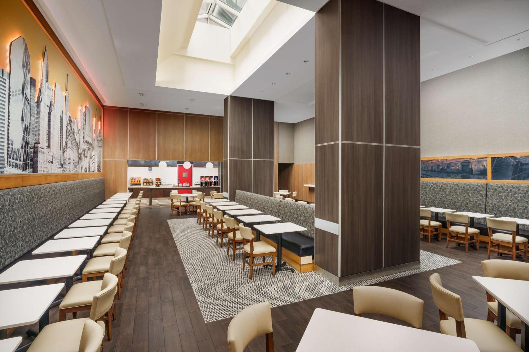 Hampton Times Square Hotel 3*