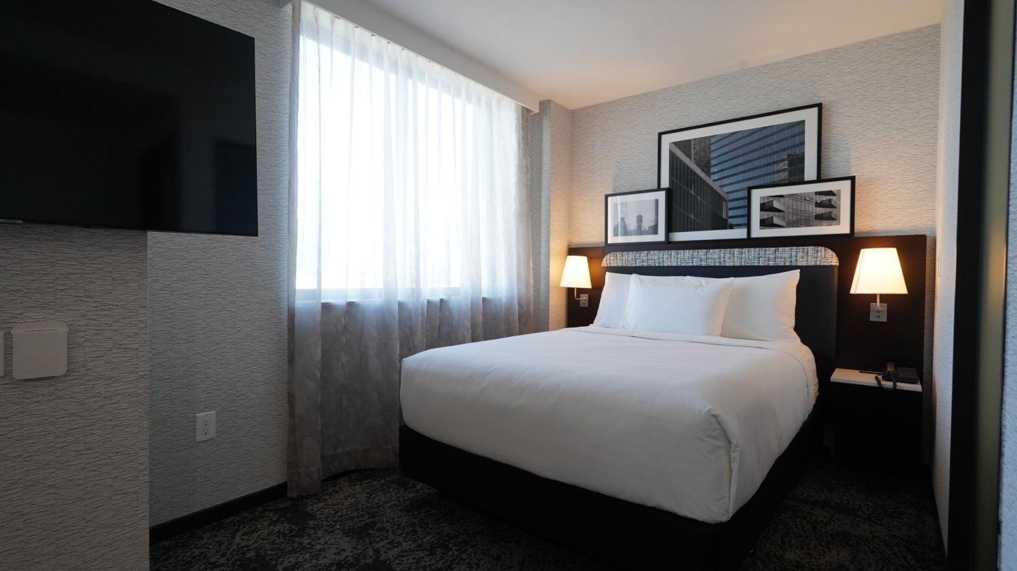 Aiden By Western Long Island Hotel 3*