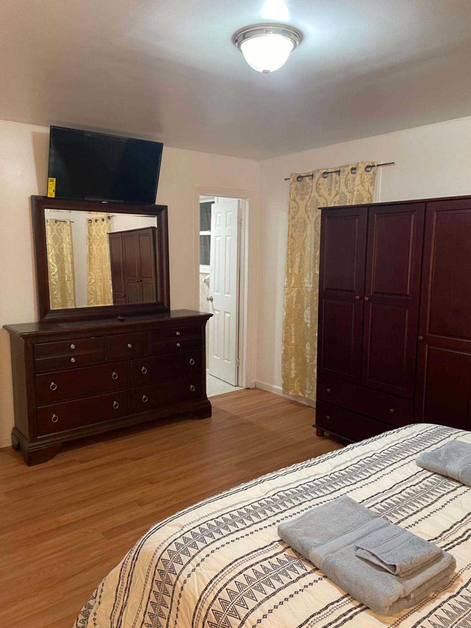 Luxurious 3 Bedrooms With Master 2 Bathrooms