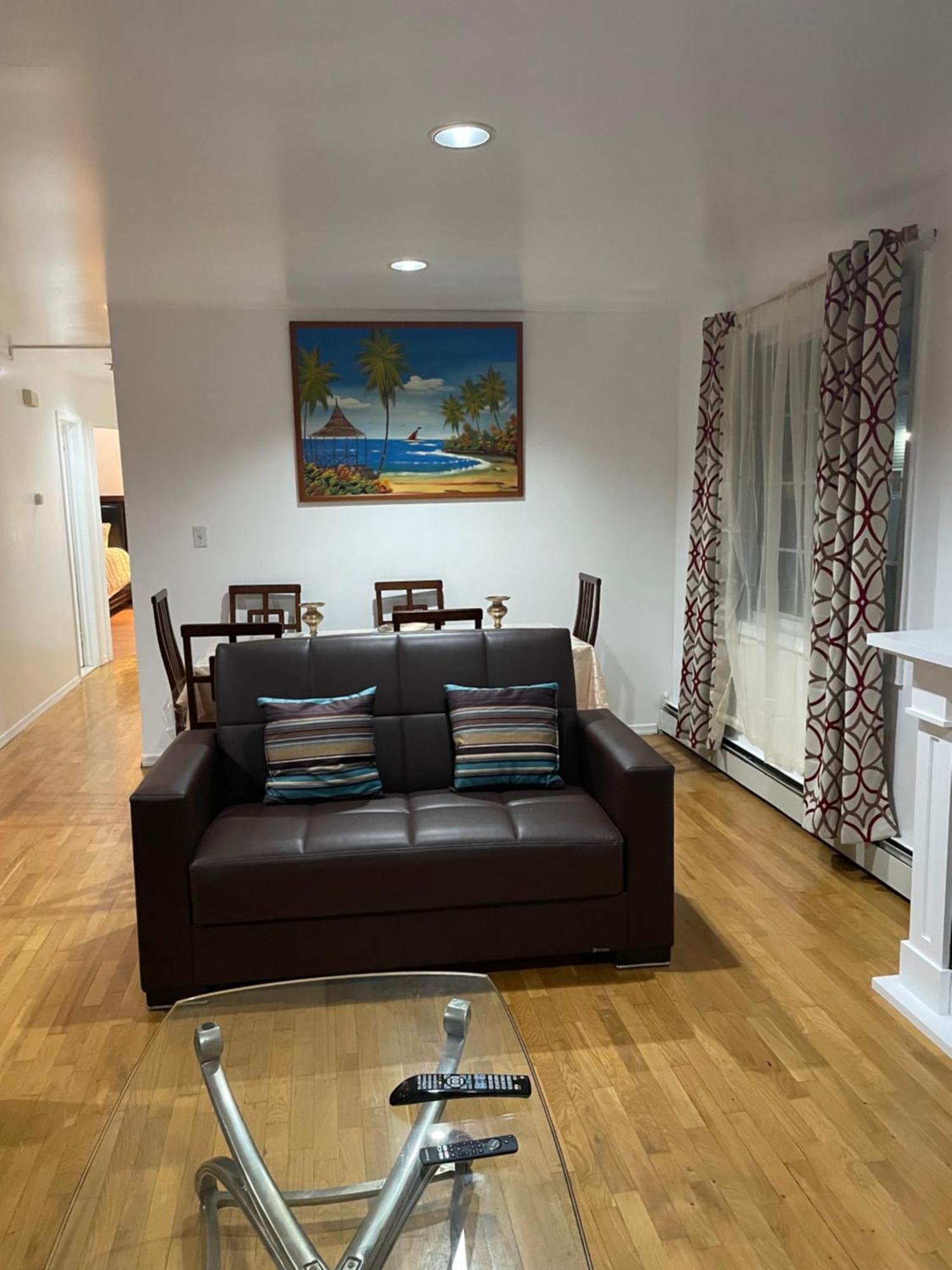 Luxurious 3 Bedrooms With Master 2 Bathrooms