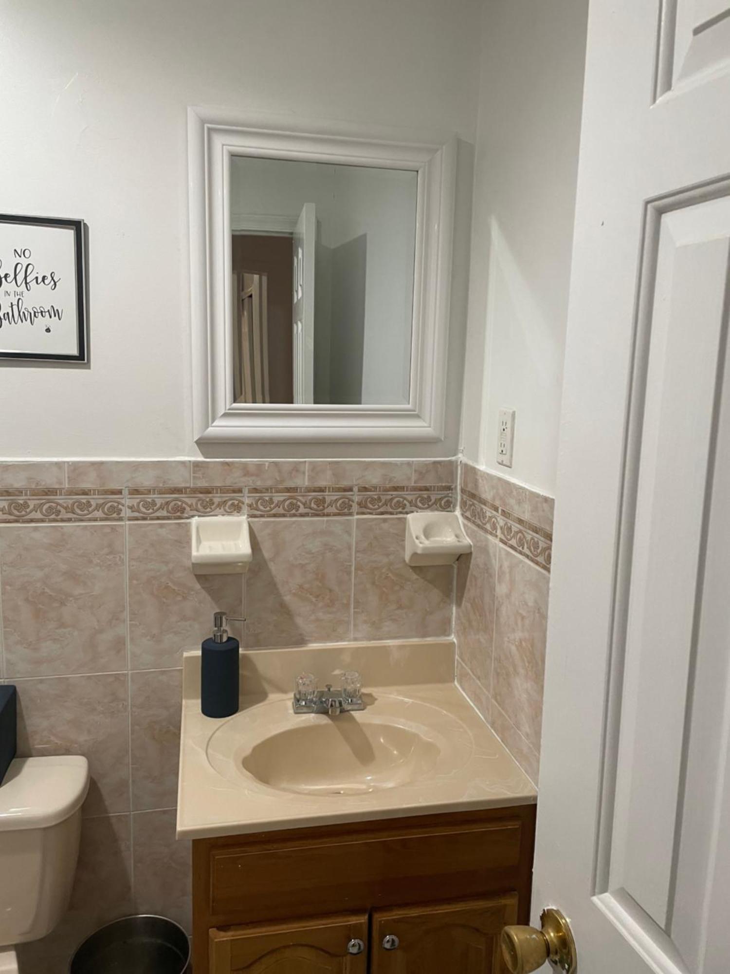 Luxurious 3 Bedrooms With Master 2 Bathrooms Apartment