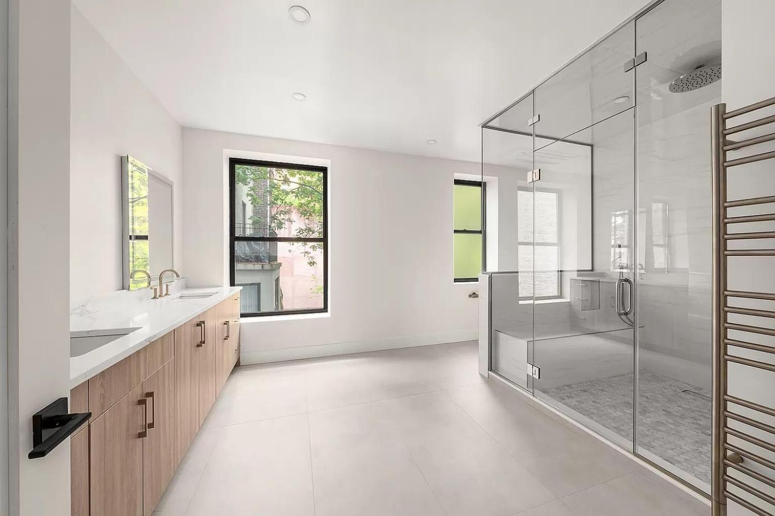 Harlington By Rove Travel Private Backyard & Roof Apartment