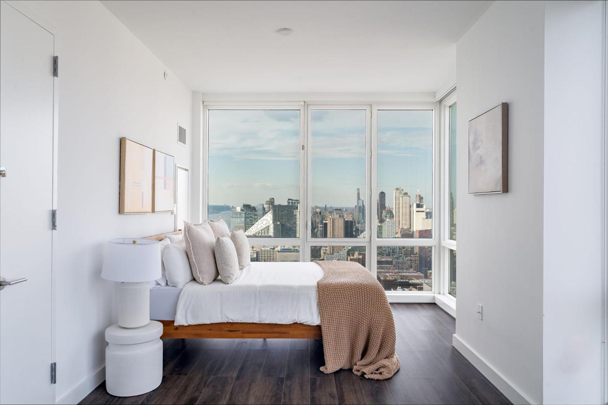 Luxx 2 Bed 1,5 Bath Apt Midtown * New York
