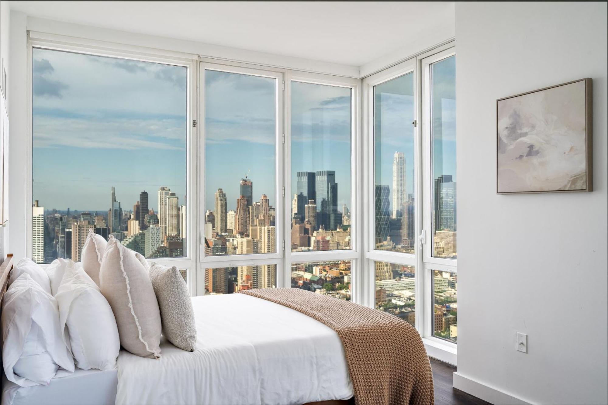 Luxx 2 Bed 1,5 Bath Apt Midtown * New York