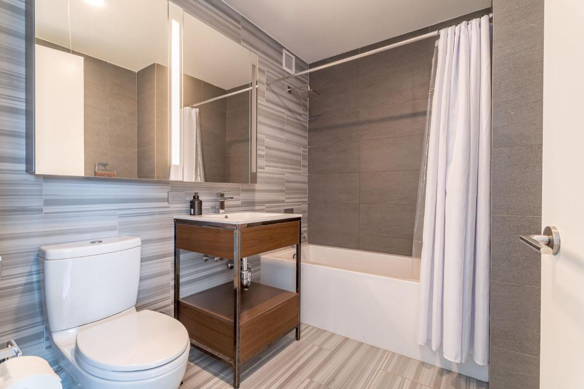 Apartment Luxx 2 Bed 1,5 Bath Apt Midtown