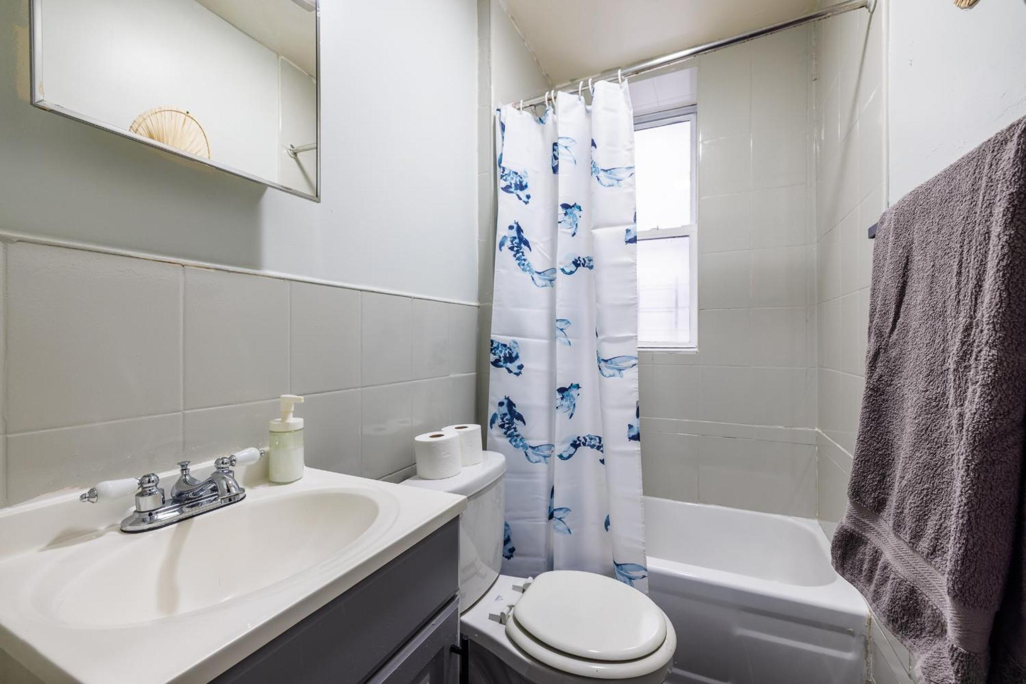 Apartment Inspire The Vibrant Energy Of The Uws