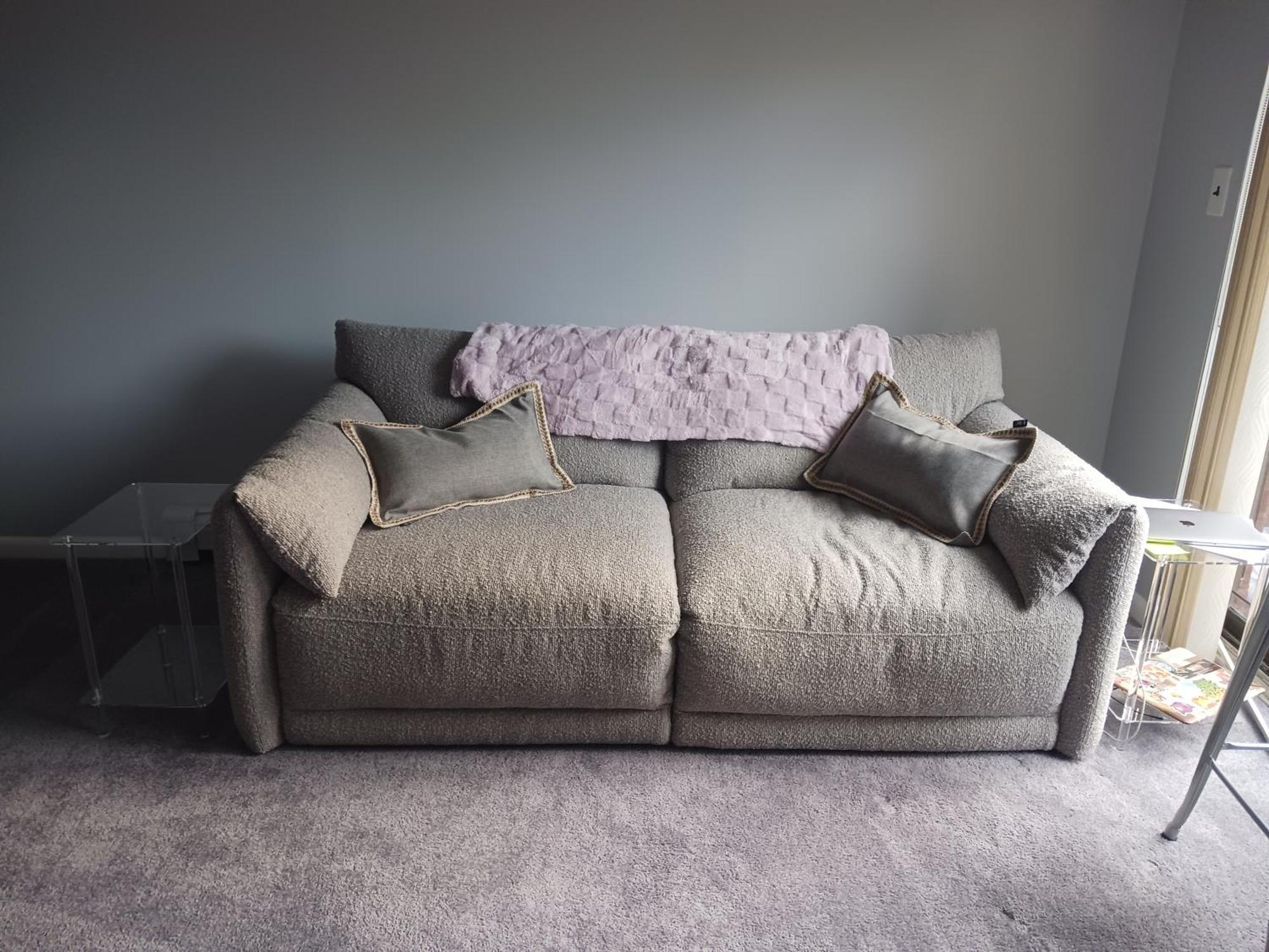 Comfy Cat Lover's In Fresh Meadows * New York