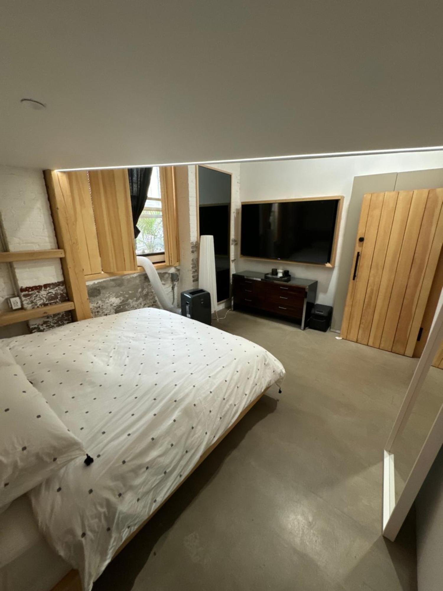 Apartment Extraordinary 3 Bedrooms Gigantic Loft *