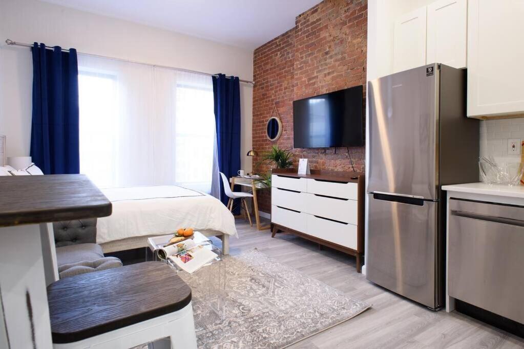 Apartment 240-14 New Prime Location W&d In Unit