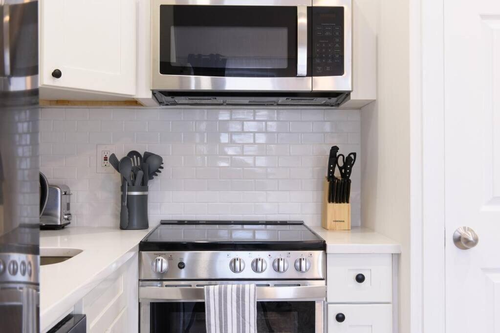 240-14 New Prime Location W&d In Unit Apartment *