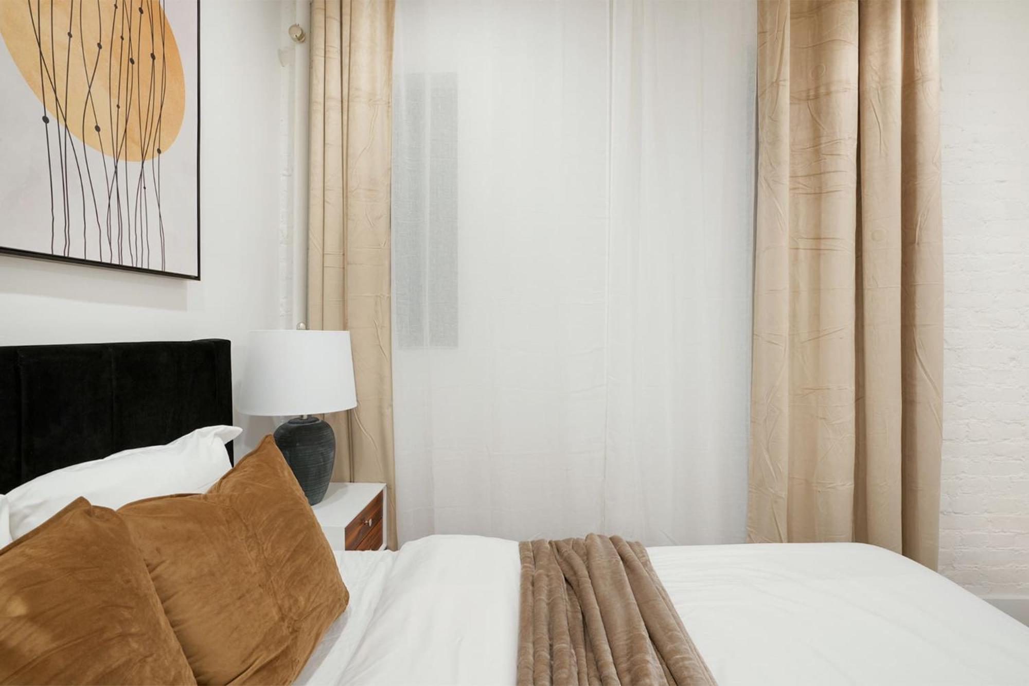 Apartment 1290-13 Newly Renovated 2 Bedrooms In Ues New York
