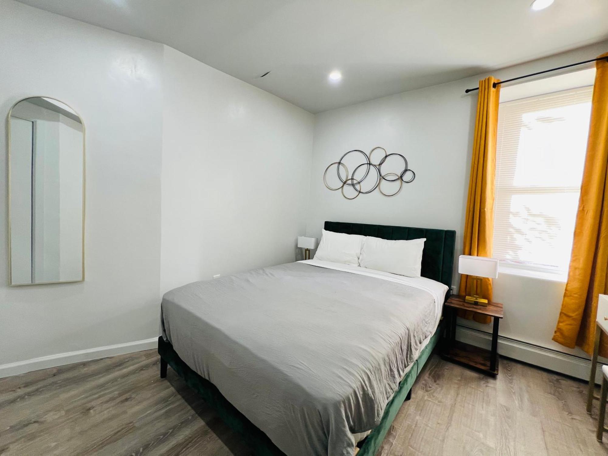 Metro Oasis Apartment *