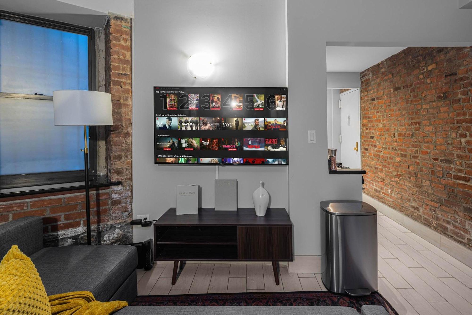 Eclectic & Cozy Retreat In The Heart Of Gramercy