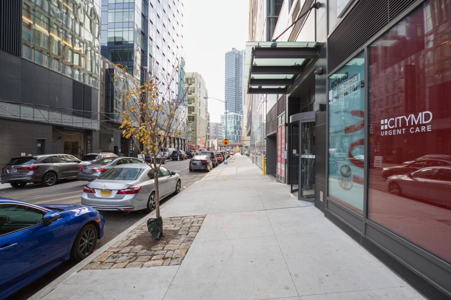 Apartment Lic 2br W Gym Dm Elevator Private Balcony Nyc-769 New York
