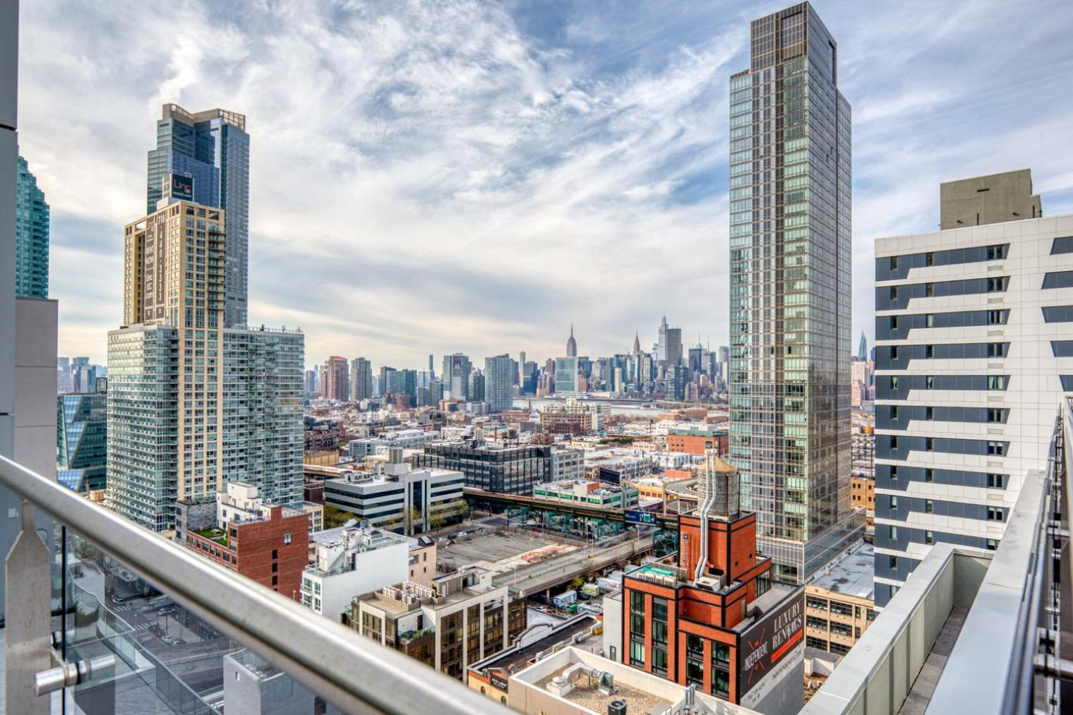 Lic 2br W Gym Dm Elevator Private Balcony Nyc-769 Apartment *