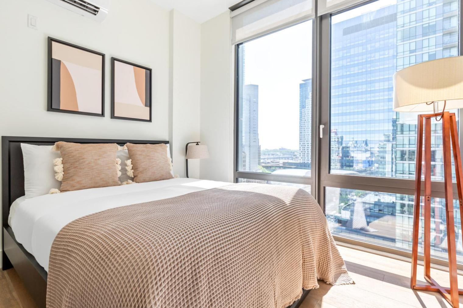 Lic 2br W Gym Dm Elevator Private Balcony Nyc-769 Apartment New York