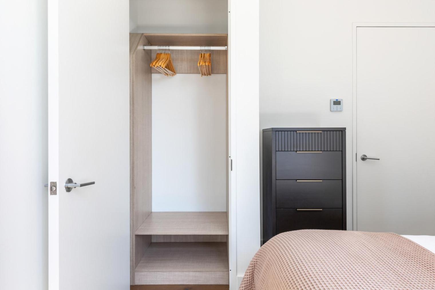 Apartment Lic 2br W Gym Dm Elevator Private Balcony Nyc-769