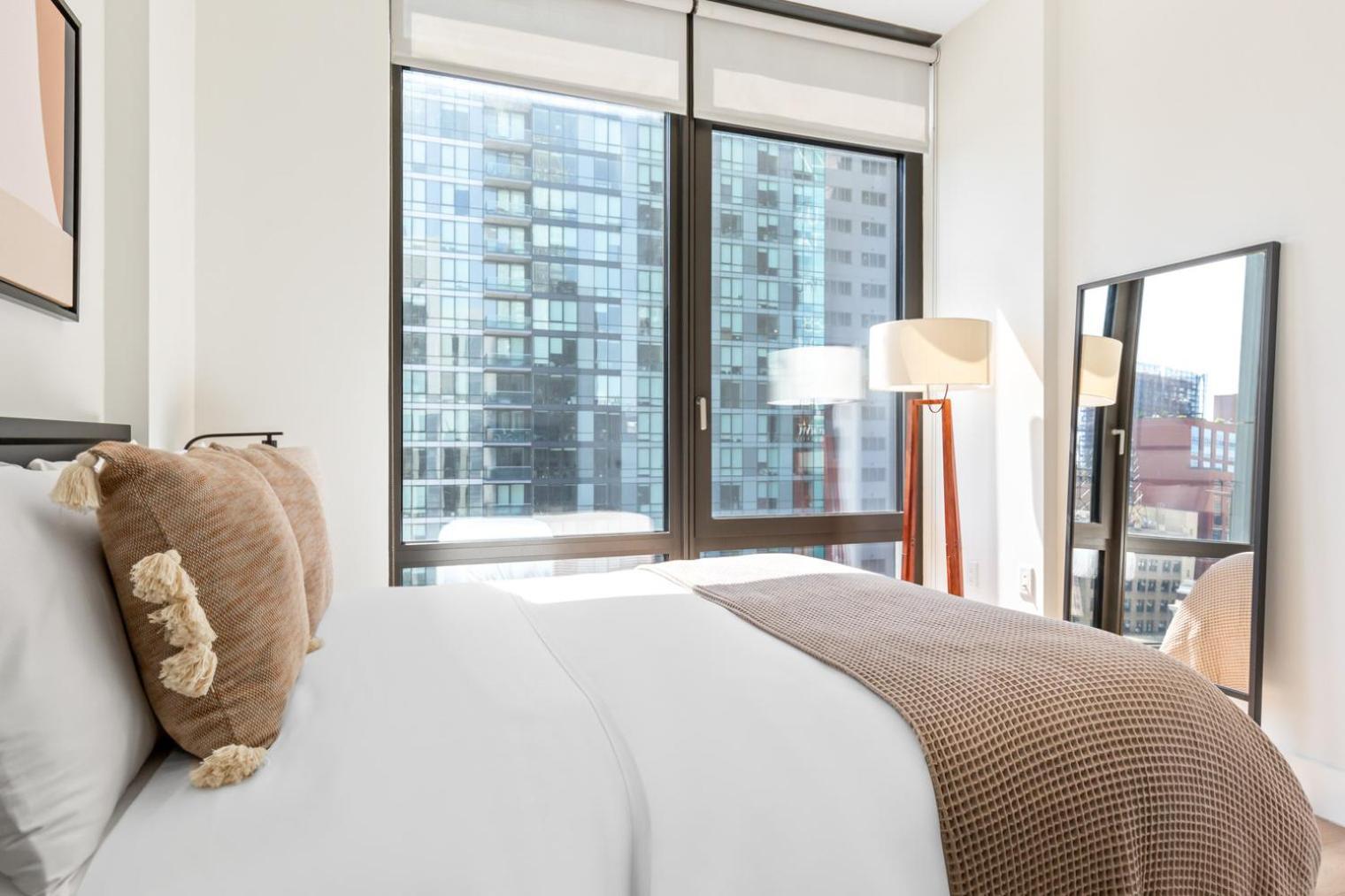 Apartment Lic 2br W Gym Dm Elevator Private Balcony Nyc-769 *