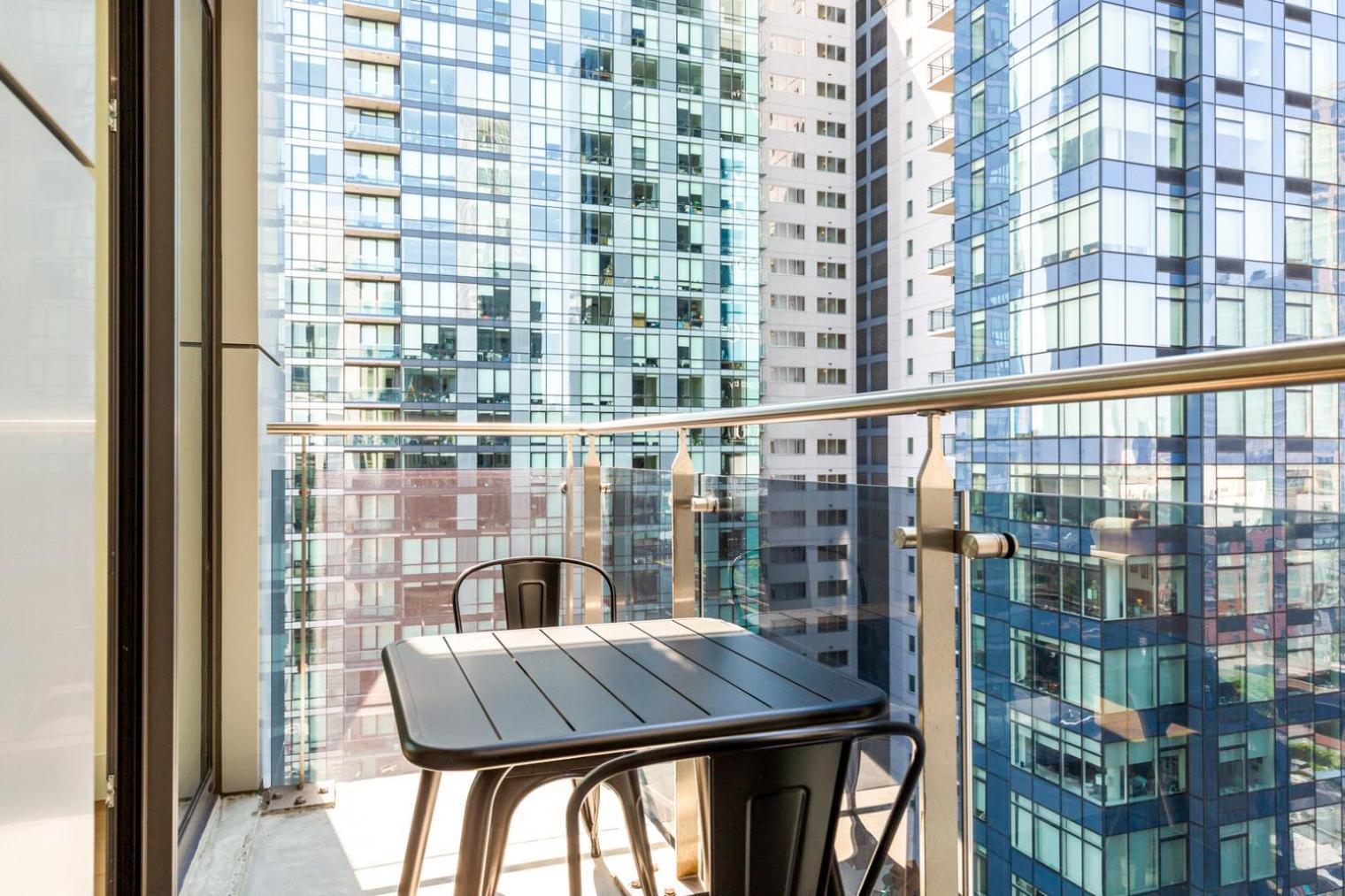 Apartment Lic 2br W Gym Dm Elevator Private Balcony Nyc-769 *