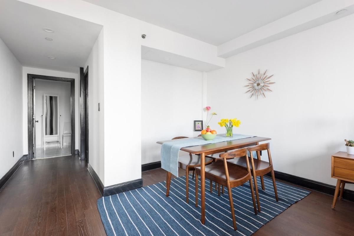 Stunning Nyc Views! Free Gym! Doorman! Terrace! Apartment New York