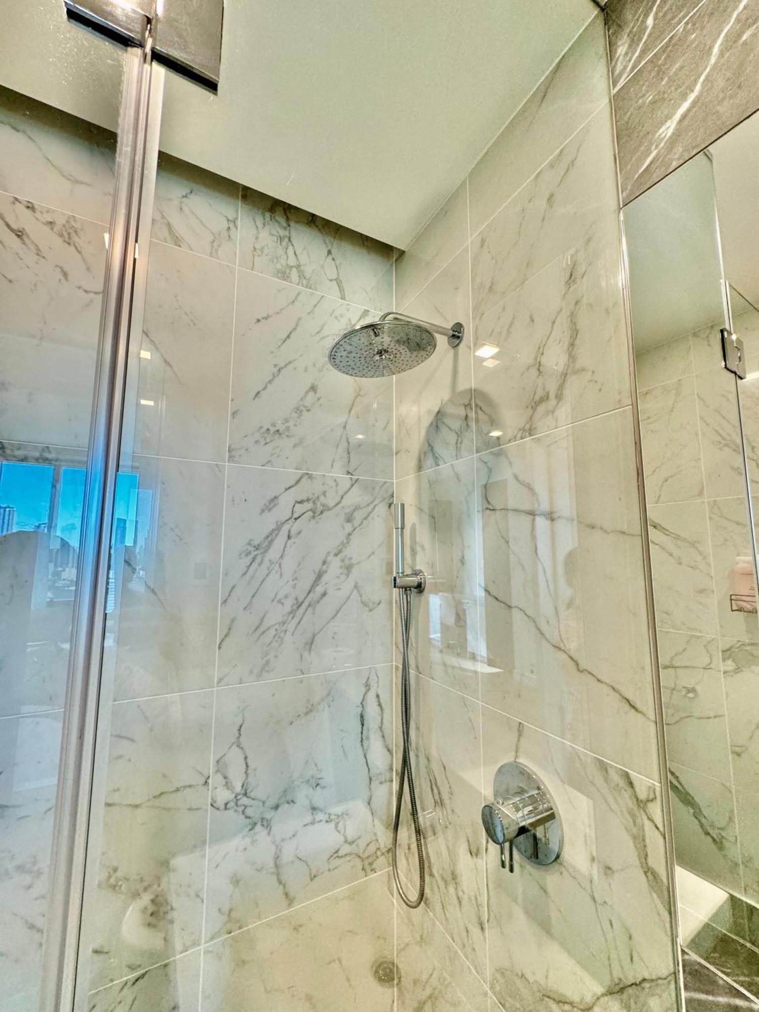 Beautiful New Luxury Smart High Floor Corner Apartamento *
