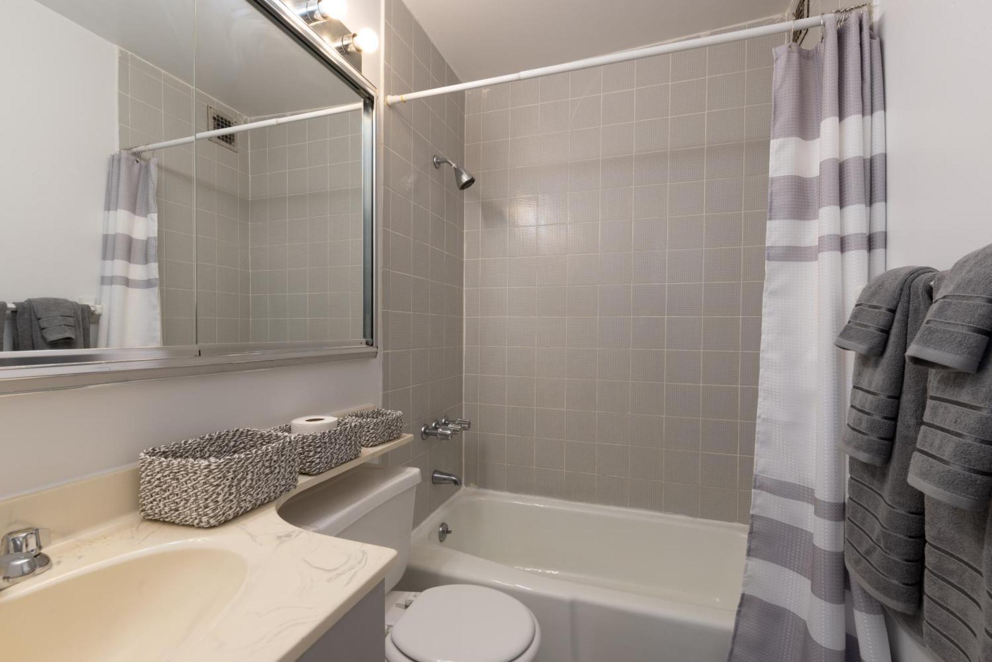 Apartment Amazing Furnished 1 Bedroom Penthouse Midtown West