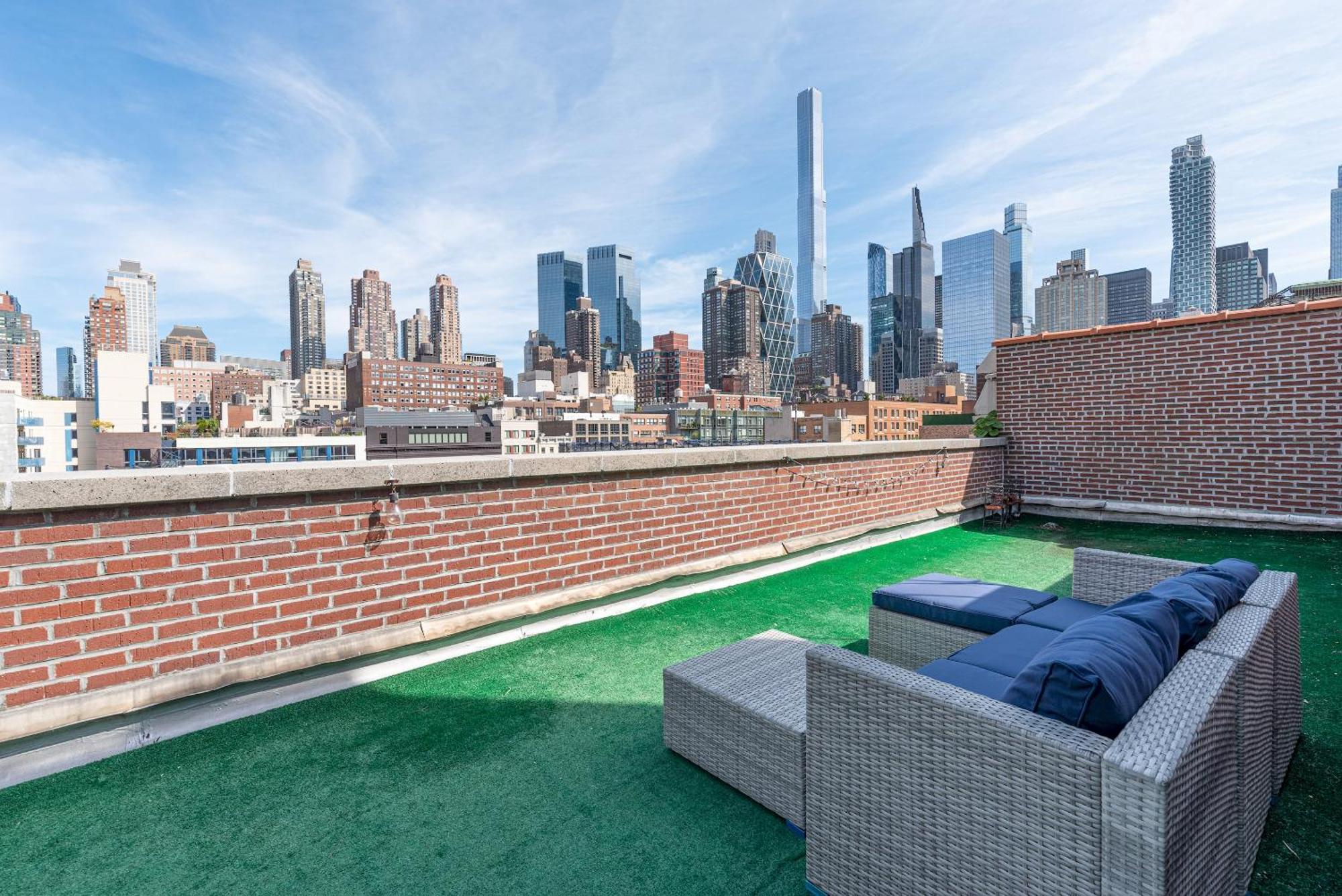 Amazing Furnished 1 Bedroom Penthouse Midtown West * New York