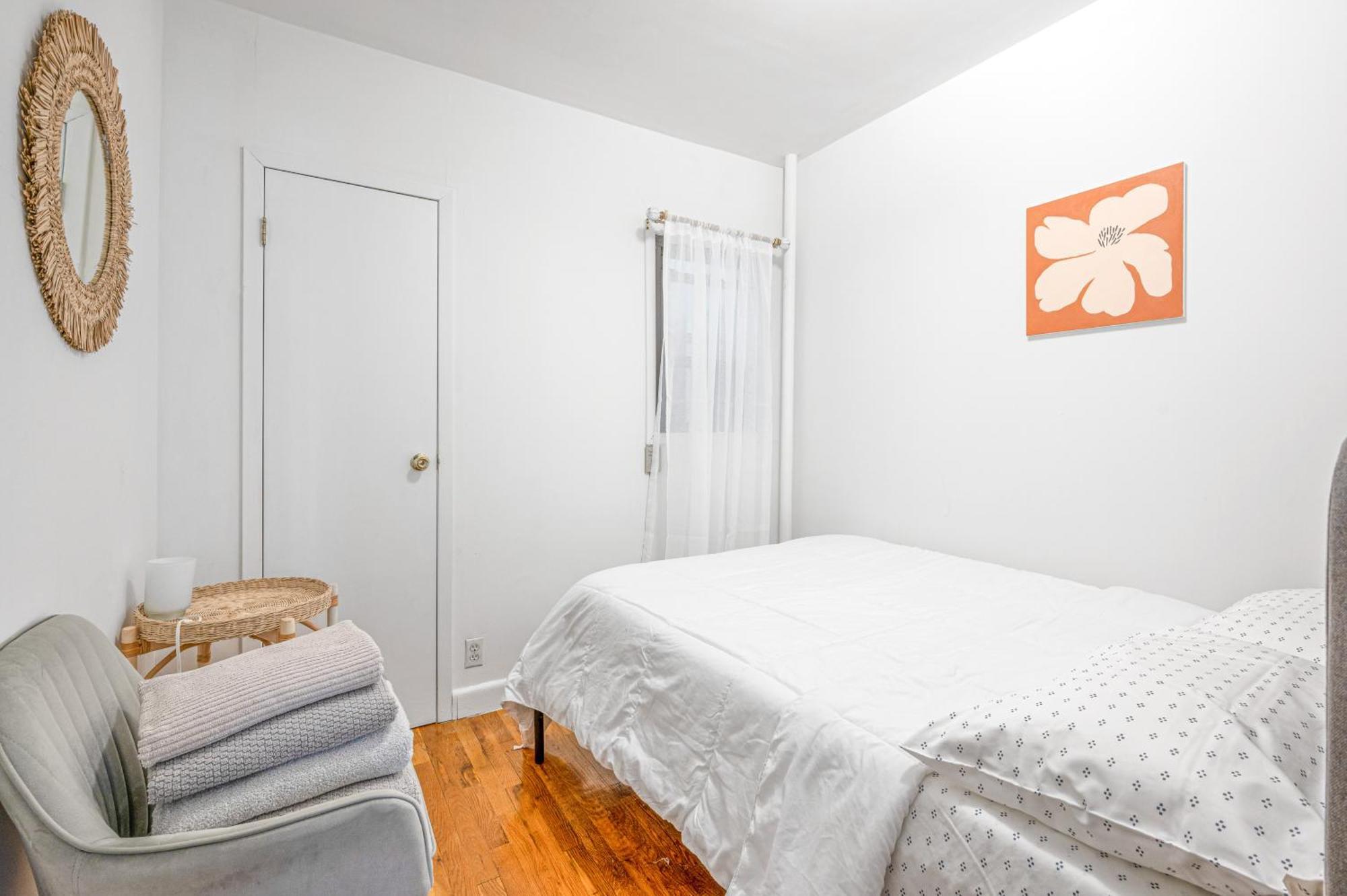 Lovely Near Park Apartment