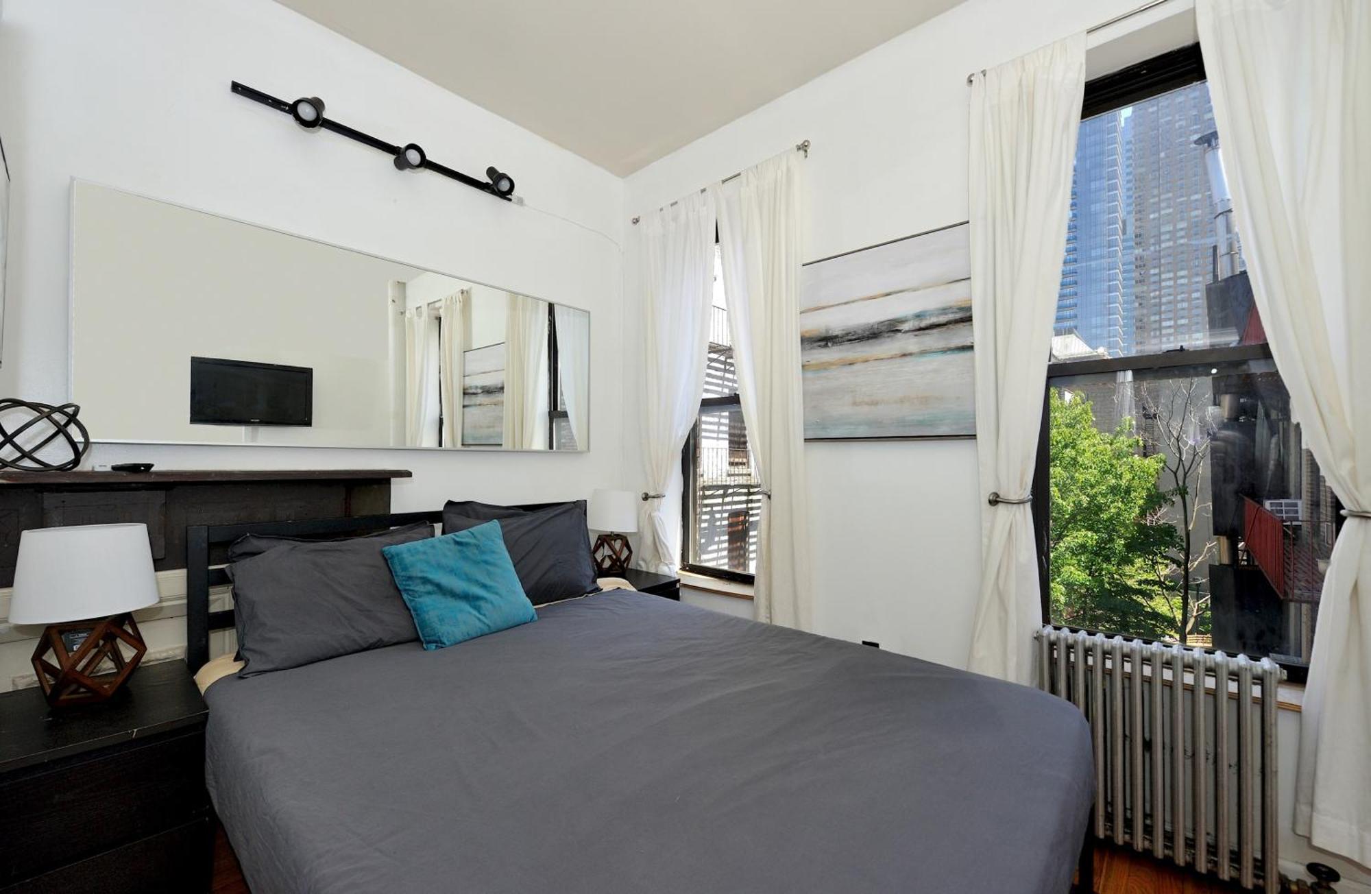3br In Big Apple Apartment New York