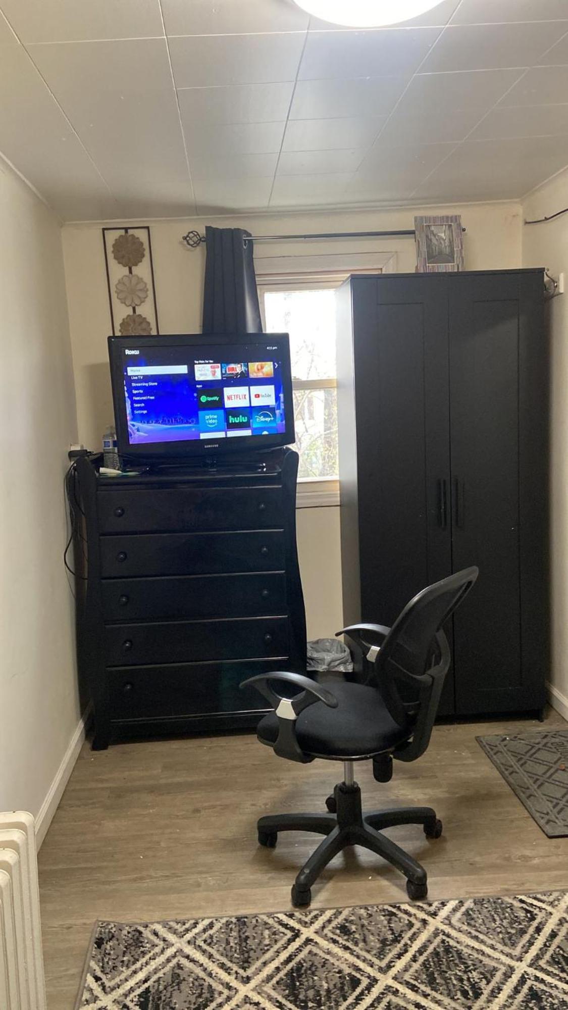 Hospedagem domiciliar Cozzy With Private Entrance And Drive Way Nova York