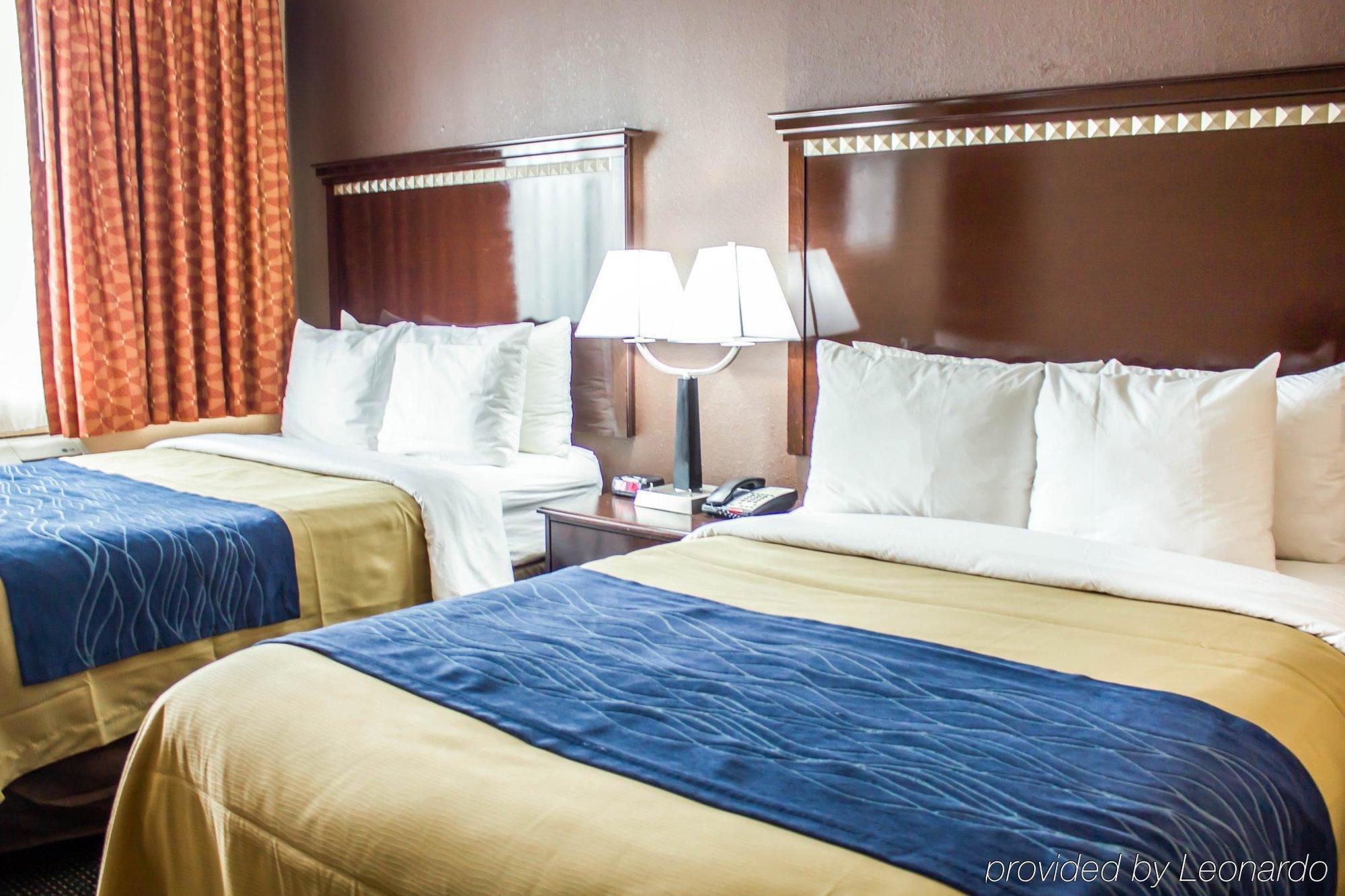 Hotel Travelodge By Wyndham Queens 3*
