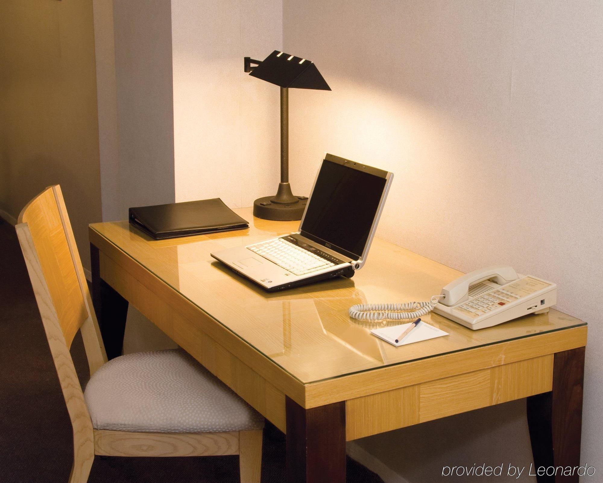 Eastgate Tower 3*