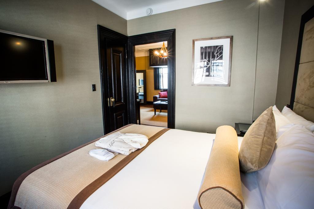 Mansfield Hotel 4*