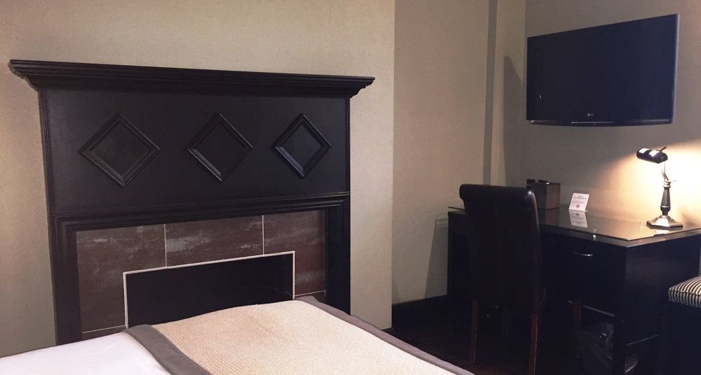 Mansfield Hotel 4*