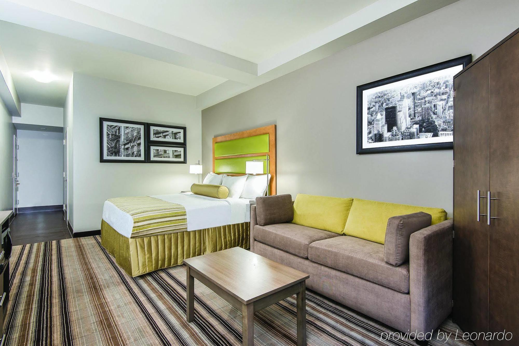 Hotel La Quinta By Wyndham Brooklyn East 3*