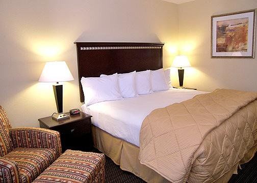 Hotel Travelodge By Wyndham Queens 3*