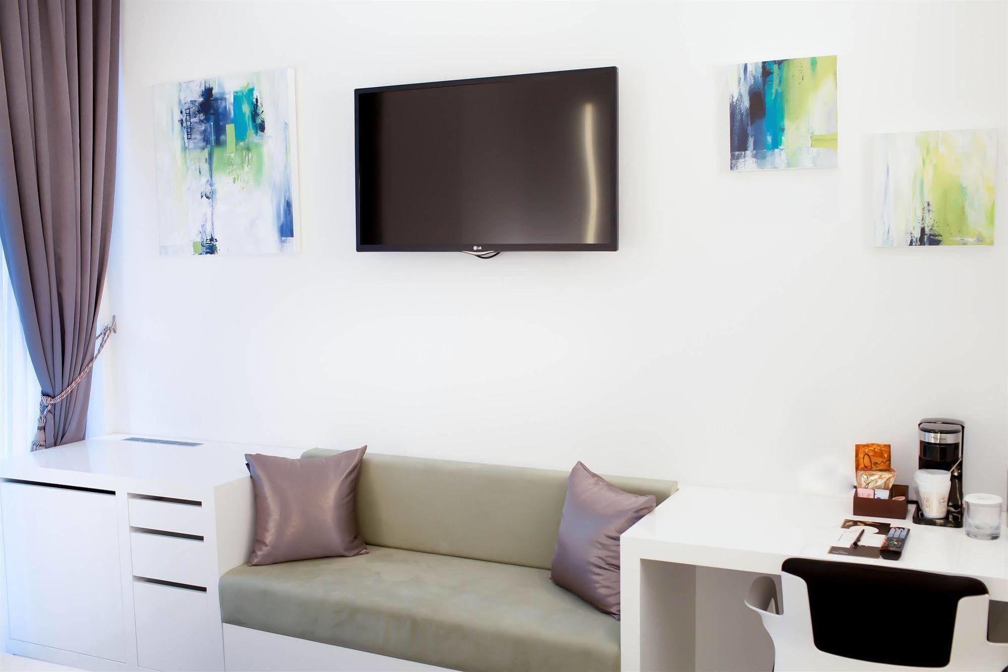 Hotel The One Boutique 3*