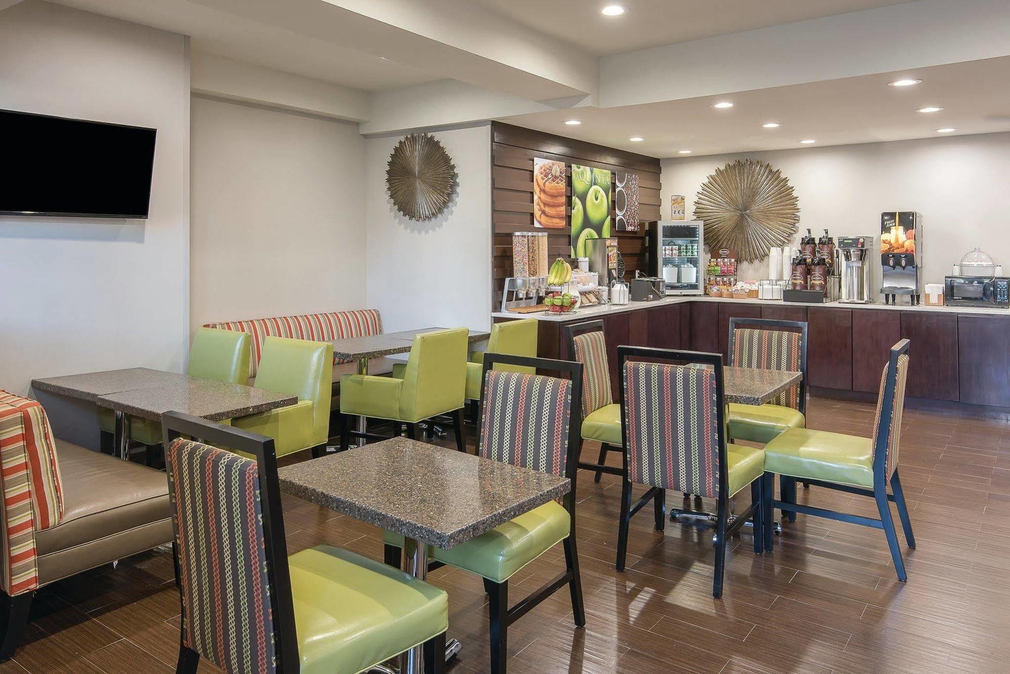 La Quinta By Wyndham Brooklyn East Hotel