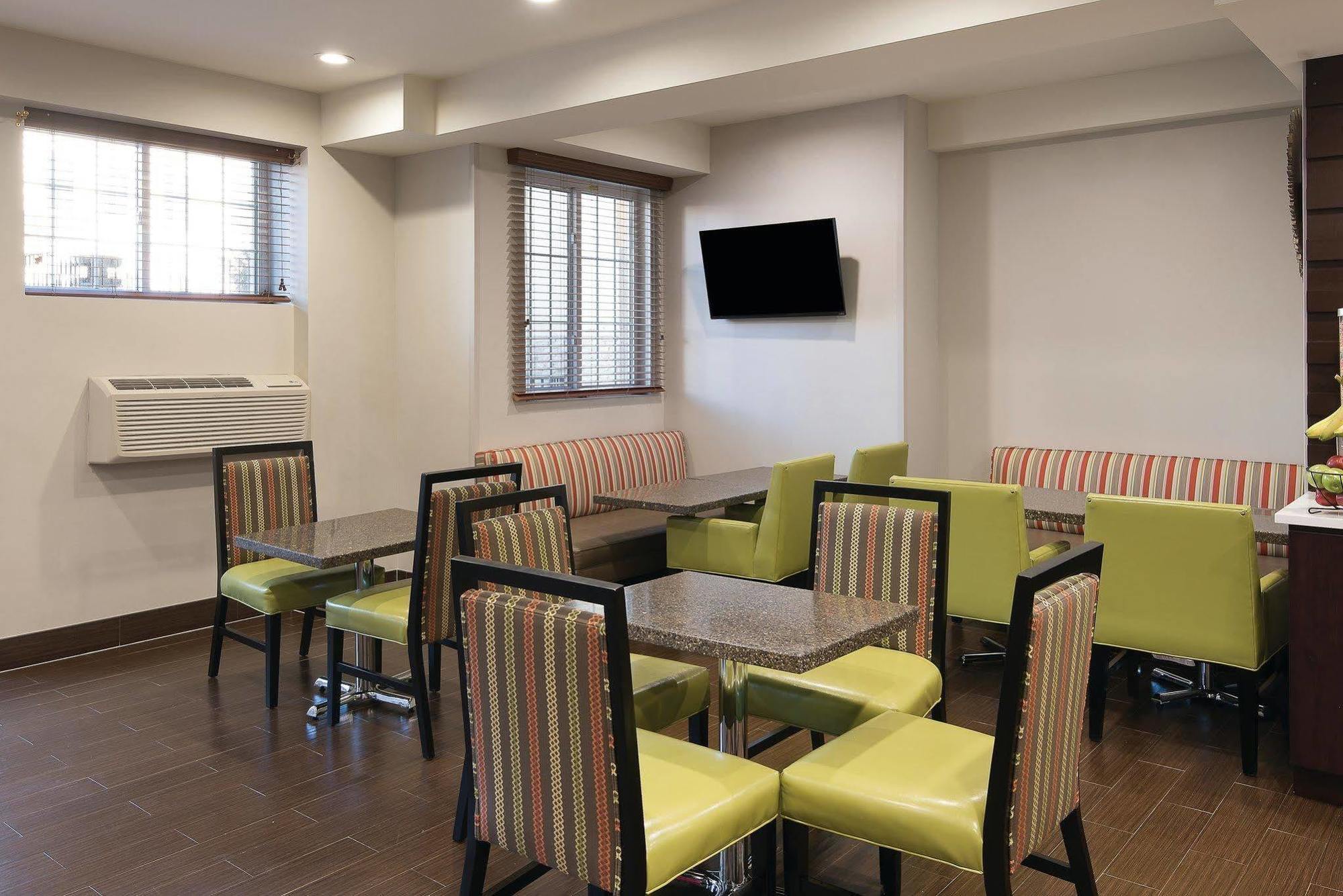 La Quinta By Wyndham Brooklyn East 3*