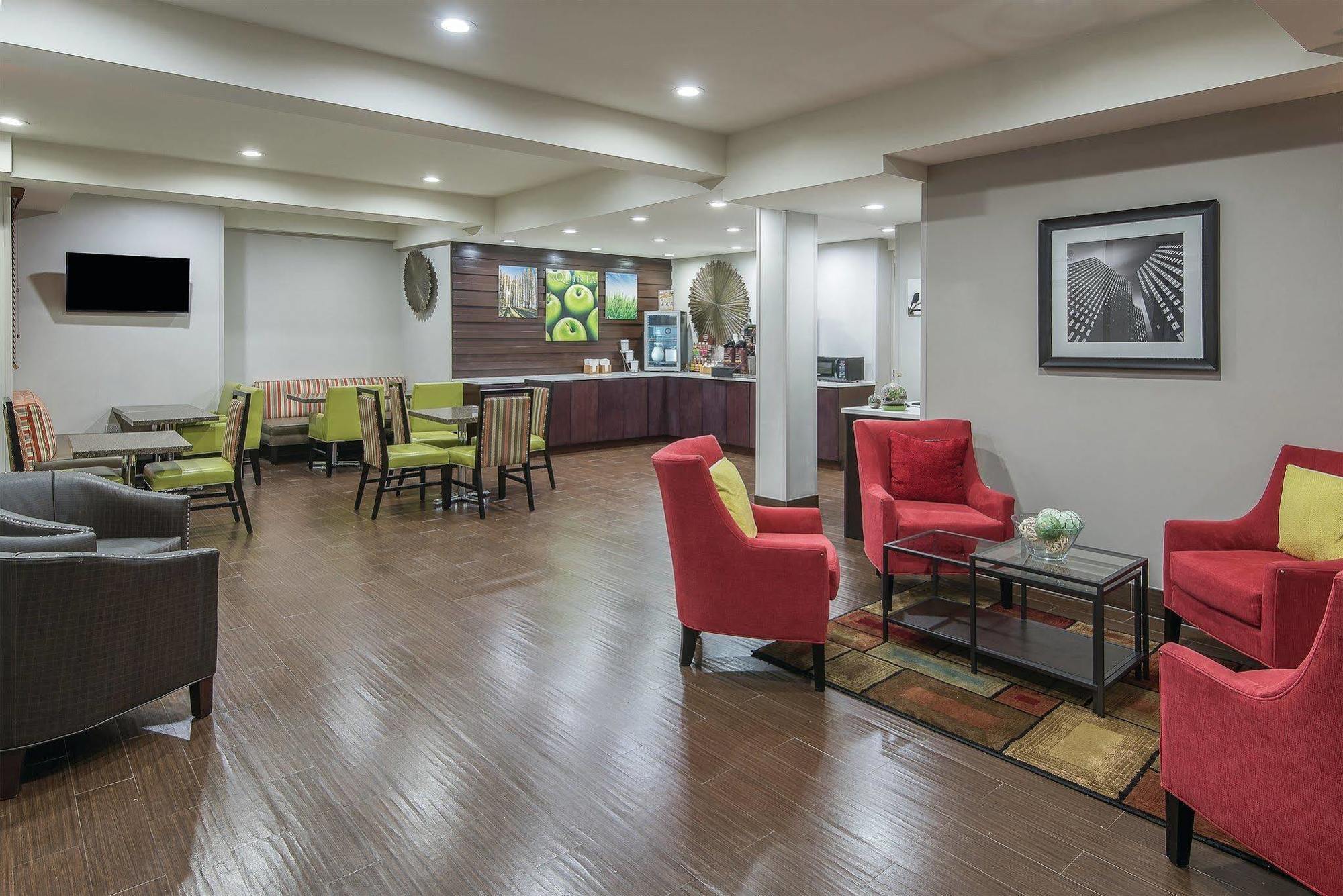 La Quinta By Wyndham Brooklyn East