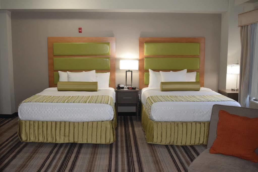 La Quinta By Wyndham Brooklyn East Hotel