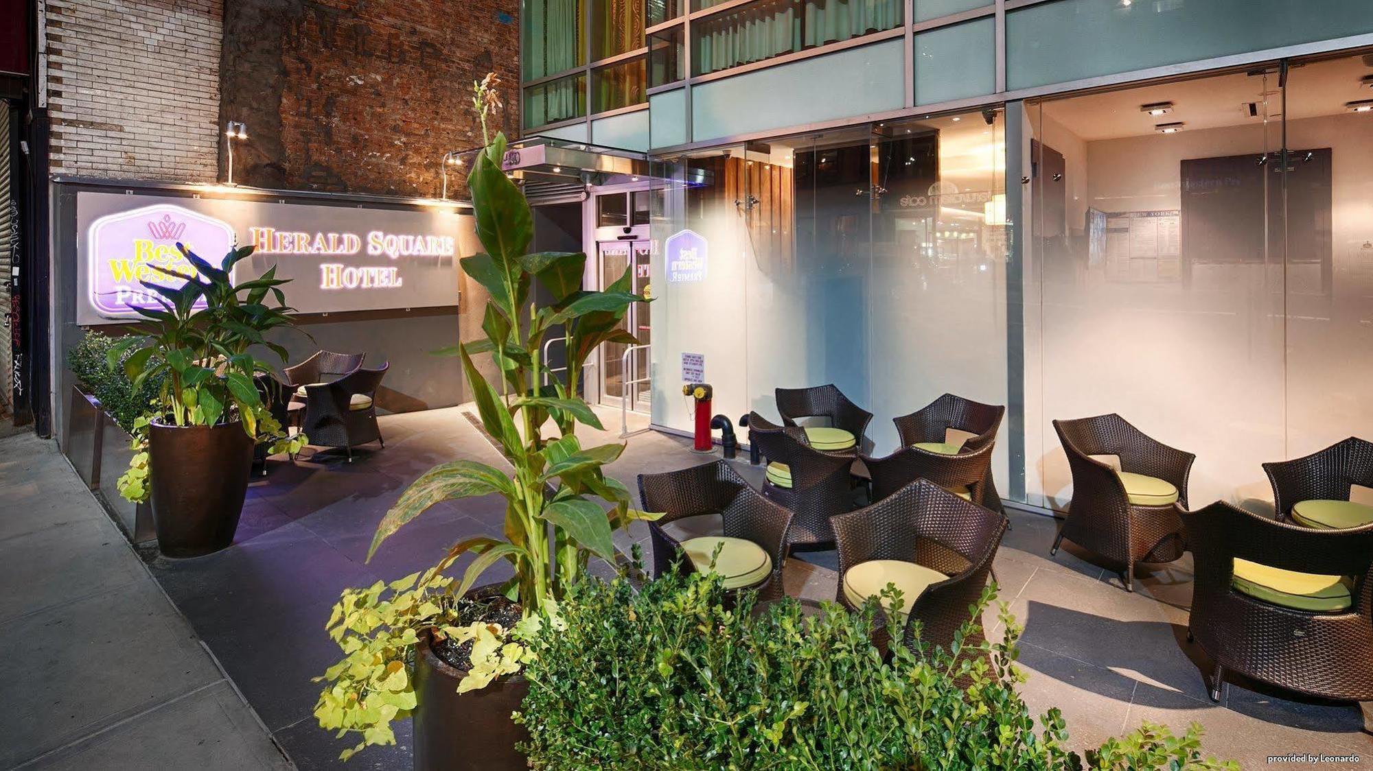 Hotel Western Premier Herald Square 3*
