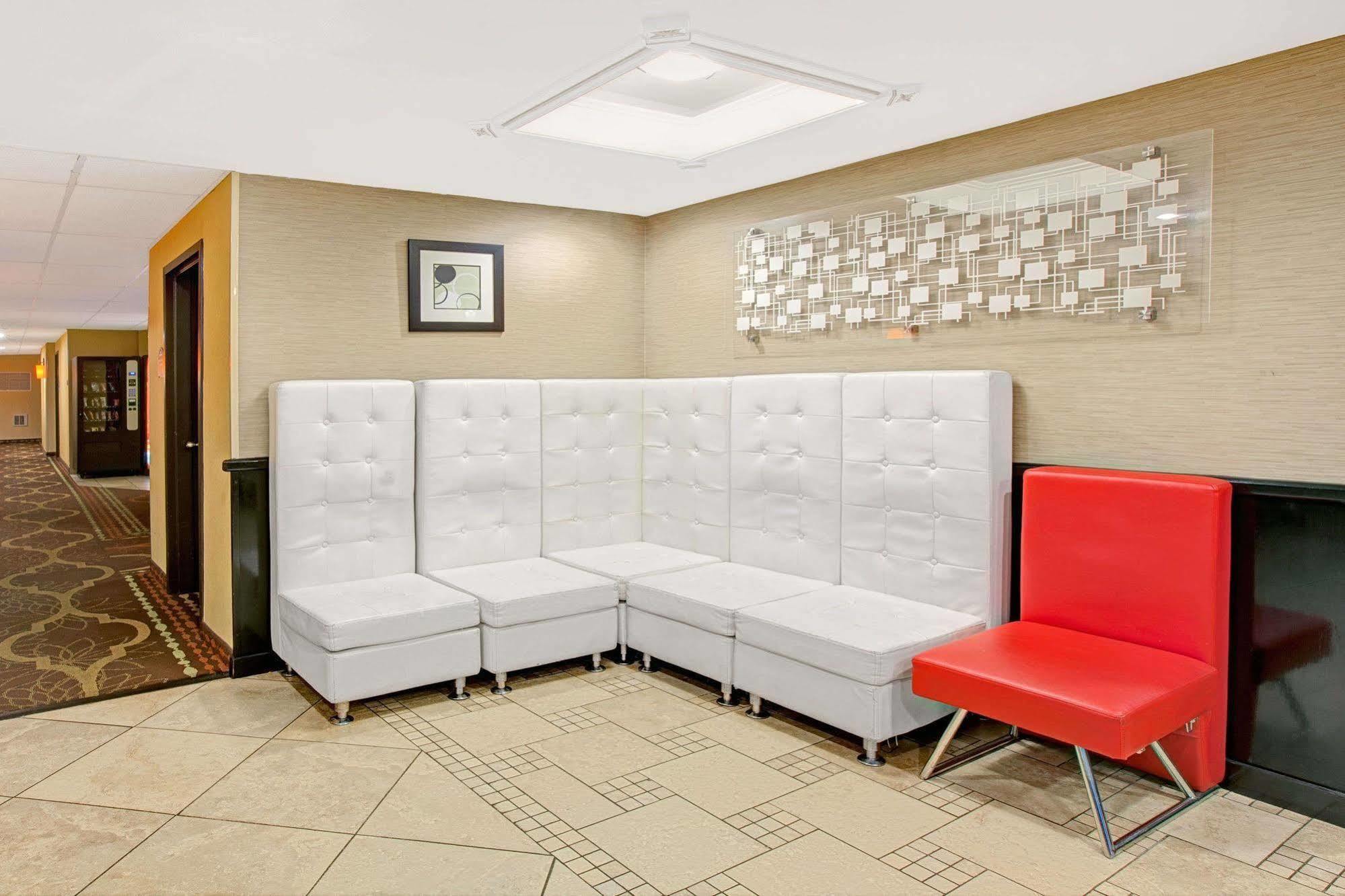 Howard Johnson Queens Village Hotel New York