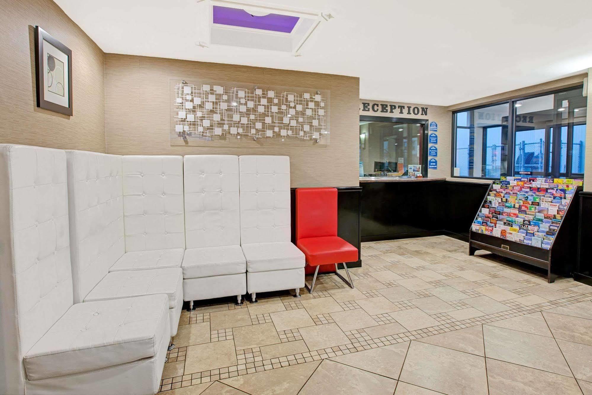 Howard Johnson Queens Village