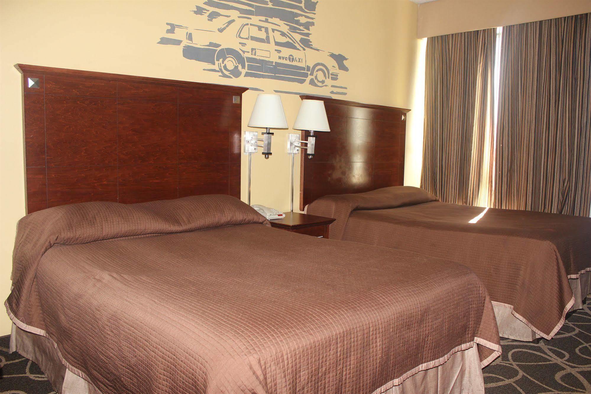 Howard Johnson Queens Village Hotel